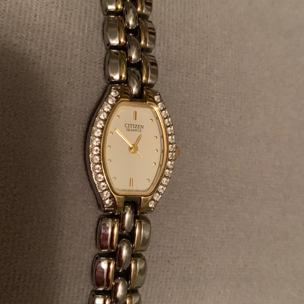 Citizen quartz two-toned bracelet watch